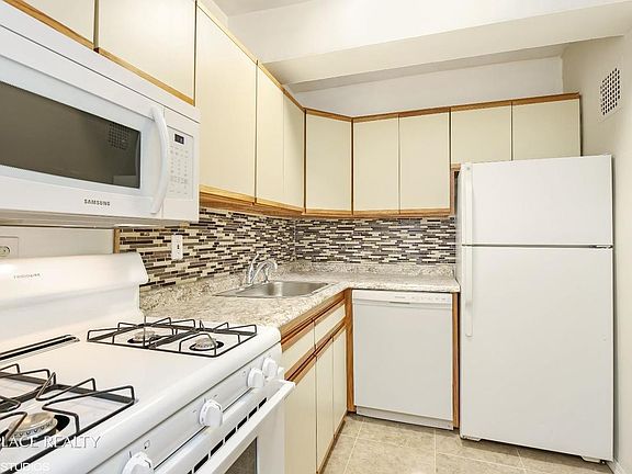 2nd image of 10740 Queens Blvd APT 12B