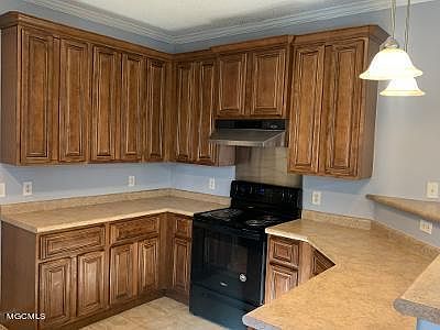 5th image of 215 Kingswood Ave