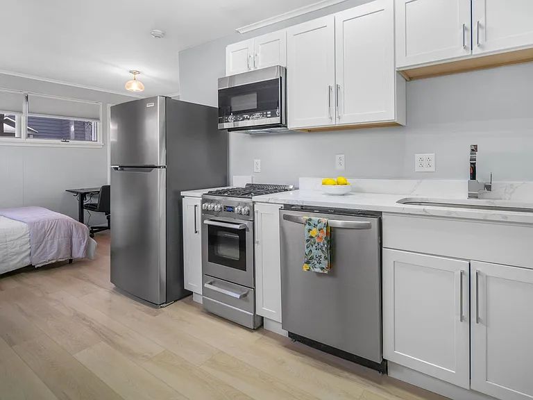 104 Harvard Pl — Photo 12