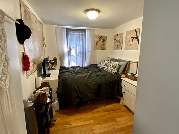 4th image of 30-83 31st St #3R