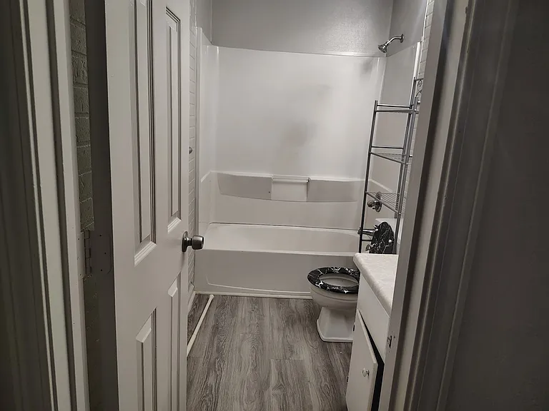 425 Charleston Ln — Photo 7