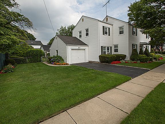 3rd image of 63 Raymond St