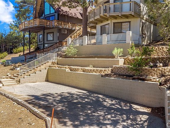 3rd image of 841 Menlo Dr