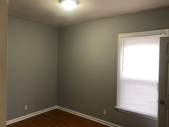 4th image of 8030 S Emerald Ave #1