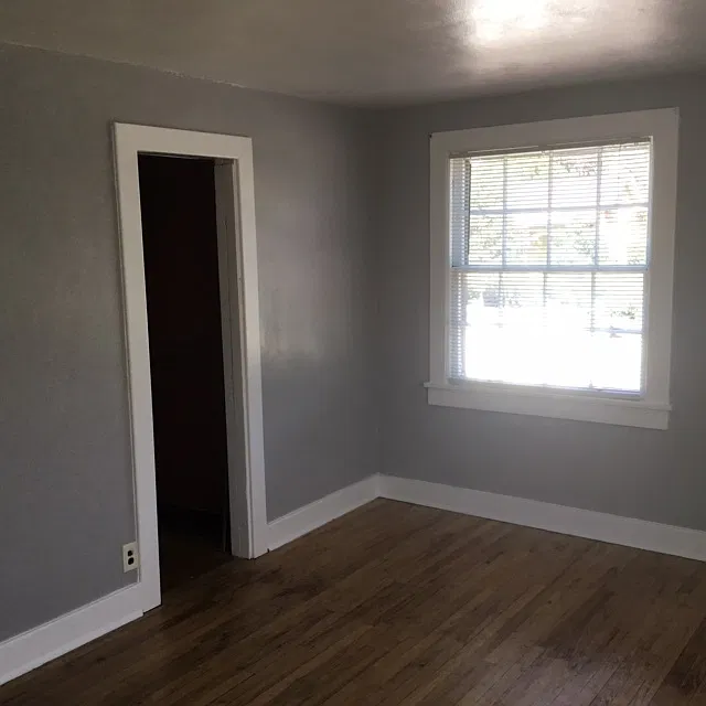 542 Fatherland Street — Photo 3