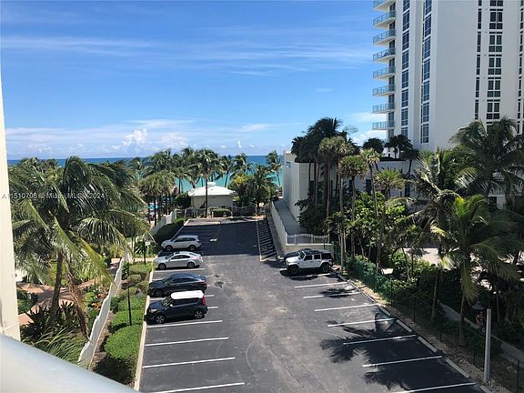 4th image of 3901 S Ocean Dr APT 4O