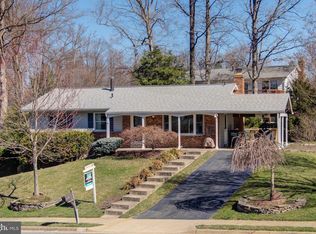 8612 Woodview Dr, Springfield, VA 22153