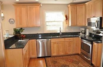 5th image of 890 N Frederick St