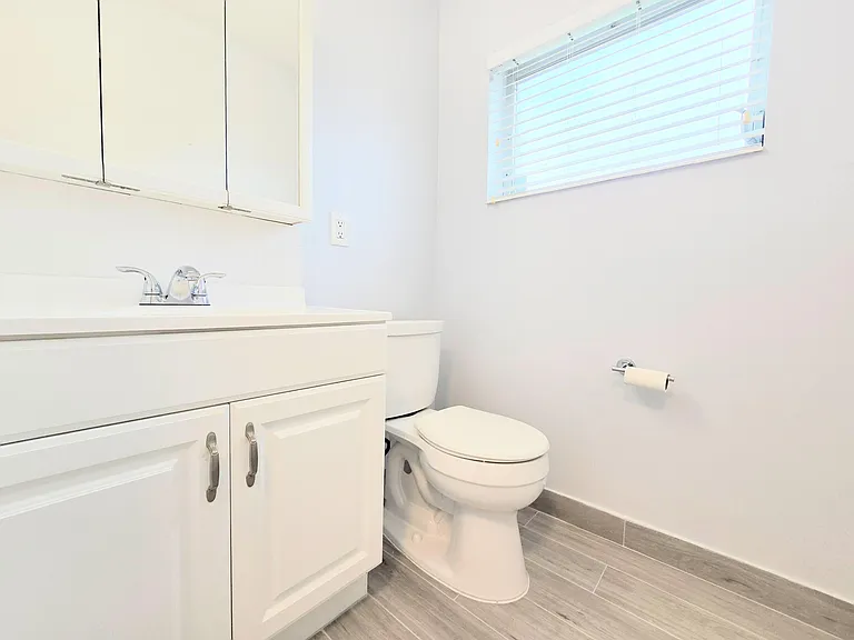 2737 Emory Dr E #D — Photo 10