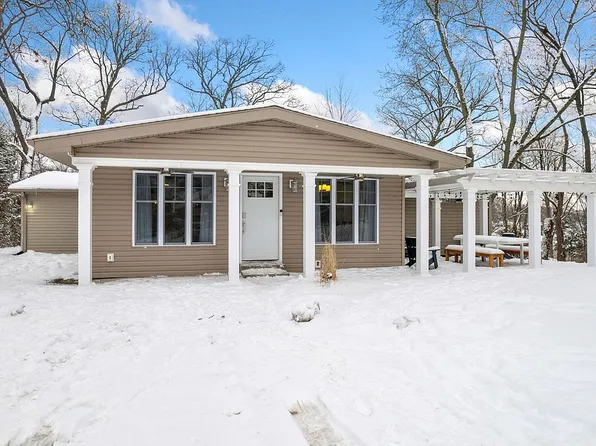 1340 Oak Ridge Dr, South Bend, IN 46617