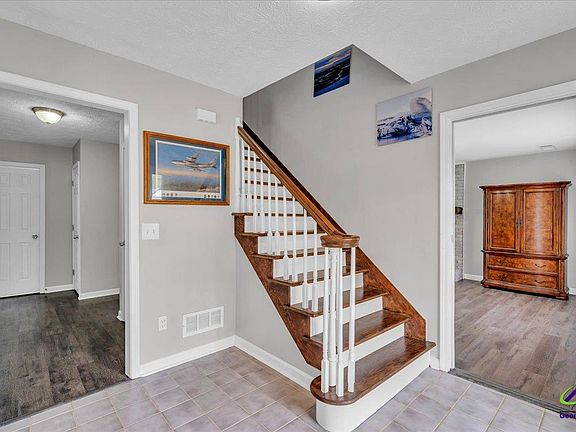 3rd image of 3410 Pilot Rd