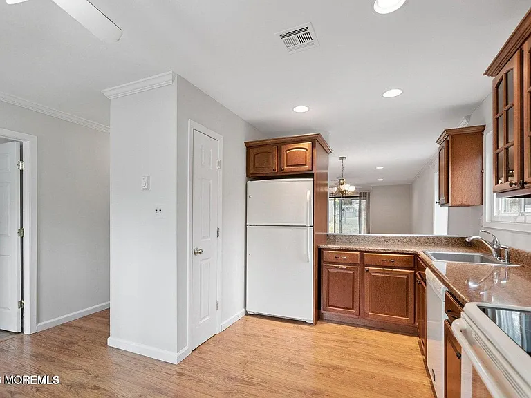 102 Arrowood Rd #B — Photo 1