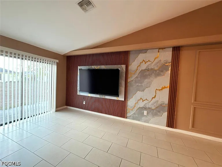 4126 Skyline Blvd — Photo 11