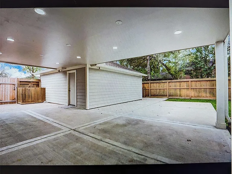 2826 Edgewood Dr — Photo 15