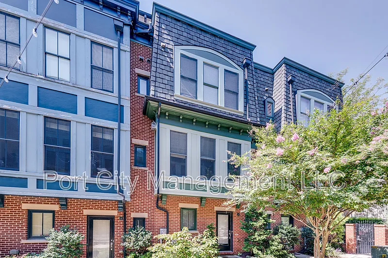 1 bed, 1.0 bath, 180 sqft, $950 — Photo 1