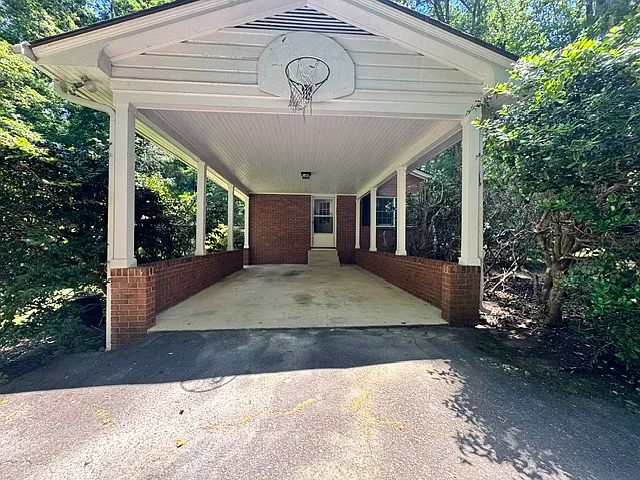 1715 Jonestown Rd — Photo 3