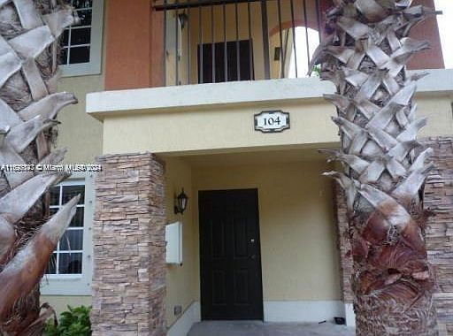 2nd image of 970 NE 34th Ave Unit 104