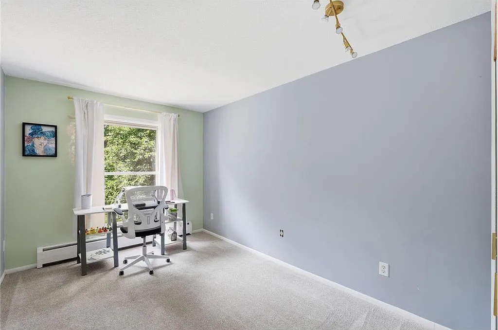 2 bed, 1.0 bath, 905 sqft, $1,450 — Photo 3