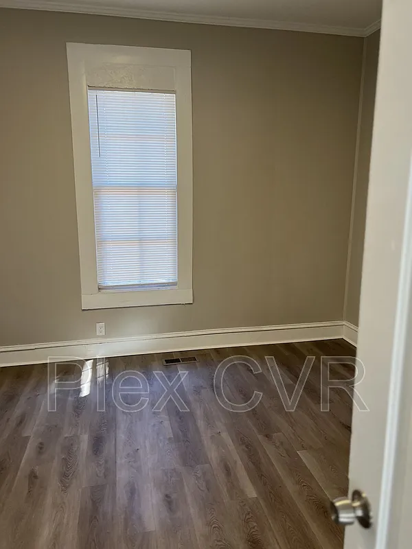 2 bed, 1.0 bath, 1350 sqft, $1,000 — Photo 3