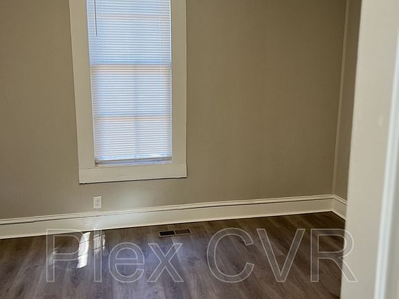 3rd image of 1105 21st St