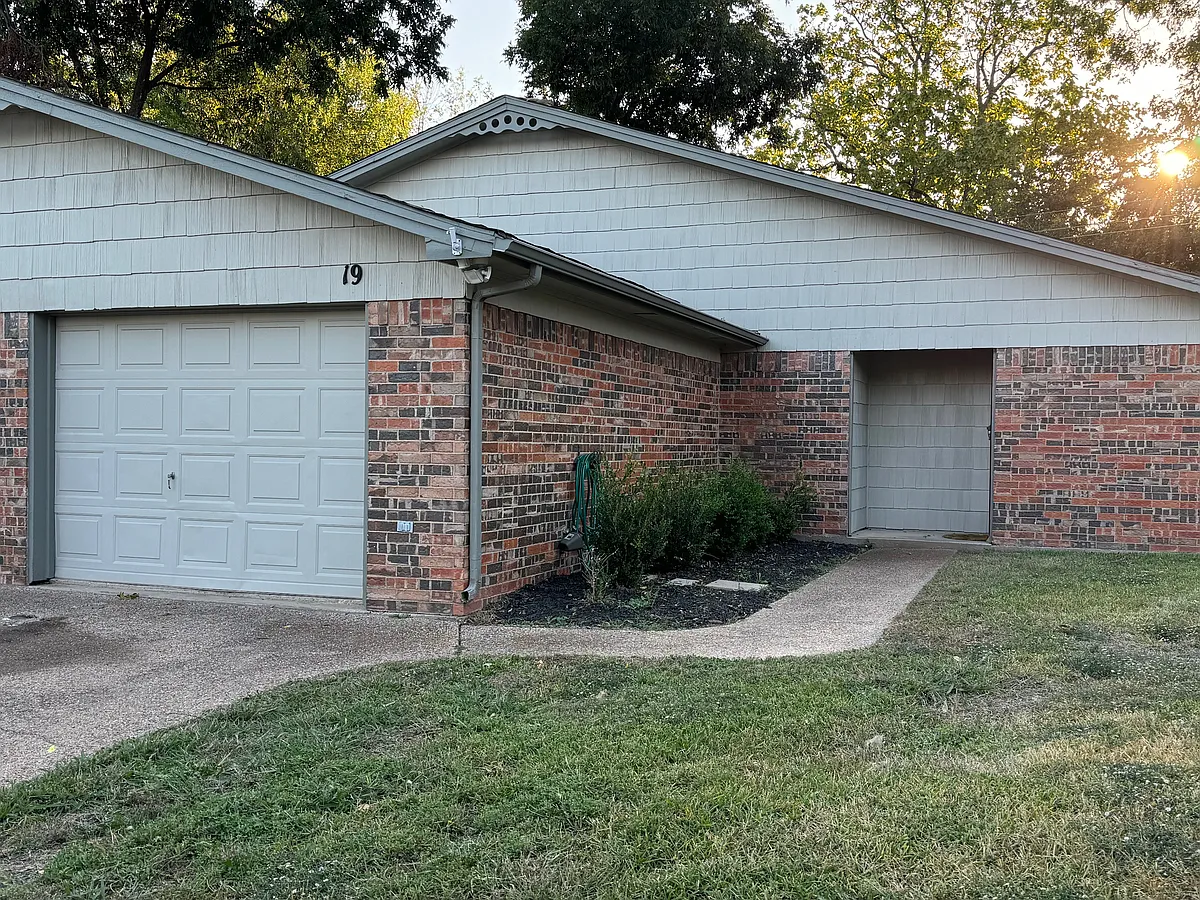 Building Photo - 11919 Averett Ct #19