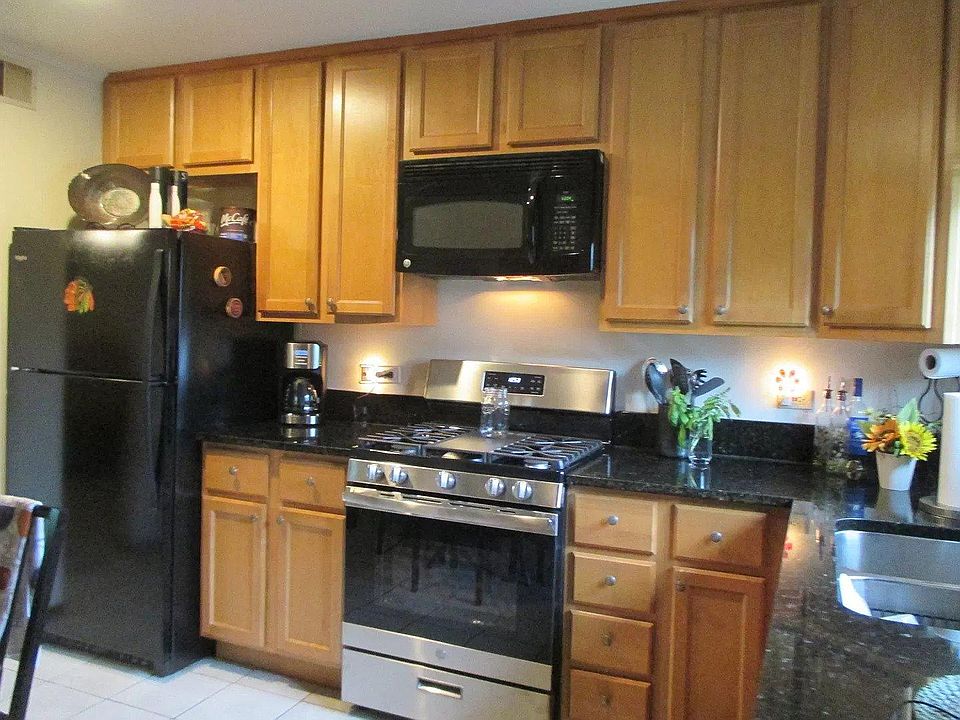 1st image of 493 Leslie Ct APT 301