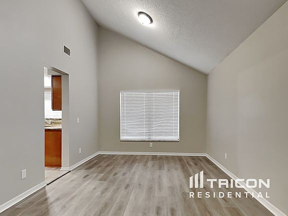 5th image of 15130 Heathridge Dr