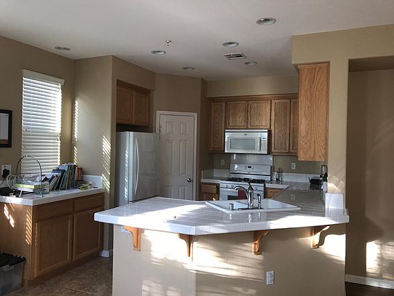 2nd image of 1250 Summer Ln