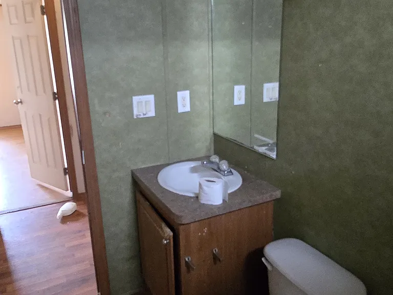 223 Vassar Dr SE #B — Photo 9