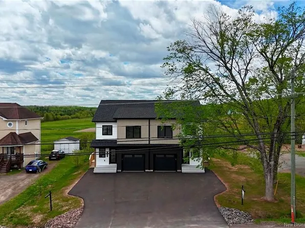 1024 Elmwood Dr, Moncton, NB E1H 2G9