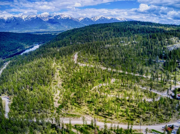 157 Pinto Trl, Bigfork, MT 59911