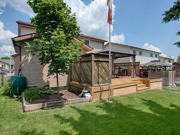 3rd image of 48 Goundry Cres