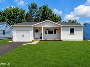 6 Coventry Rd, Toms River, NJ 08757