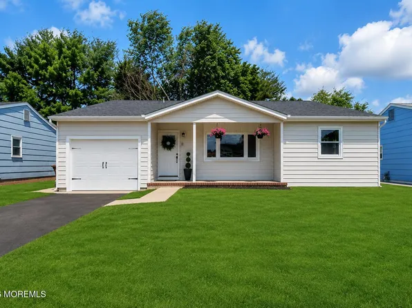 6 Coventry Road, Toms River, NJ 08757