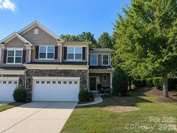 706 Deerbrook Ln, Tega Cay, SC 29708