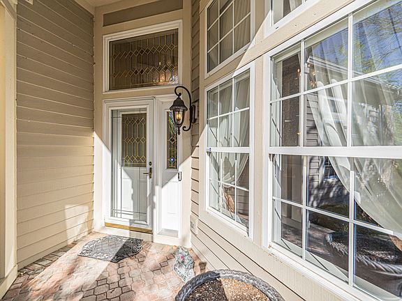 3rd image of 2333 Glen Eagles Ln