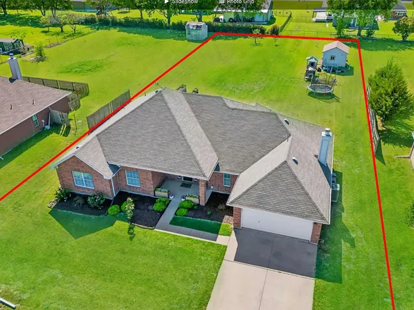 1015 Meadow Hill Dr, Lavon, TX 75166