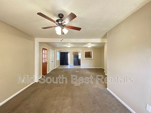 3rd image of 2304 N Berkley Dr