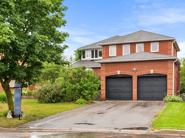 718 Firth Ct, Newmarket, ON L3Y 8H8