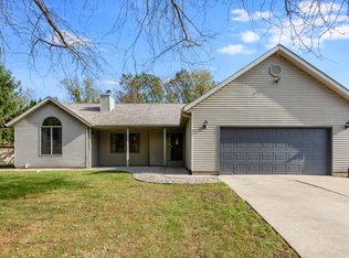 1825 N Pine Ridge Dr, La Porte, IN 46350