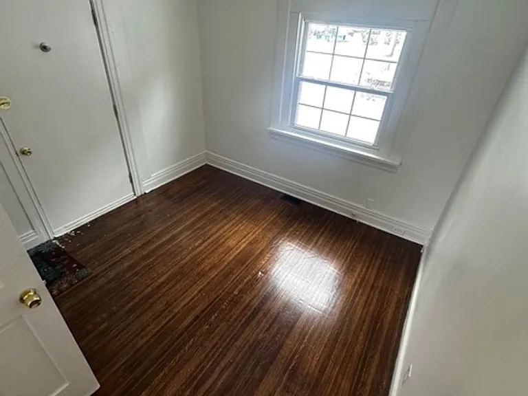51 Alliance Ave — Photo 8