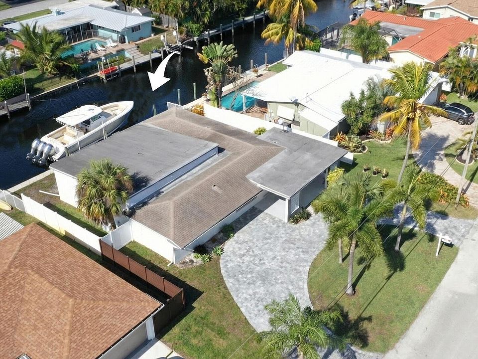 1st image of 1621 SW 3rd Avenue
