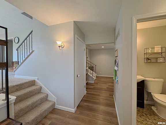 5th image of 1307 W Kingsway Dr