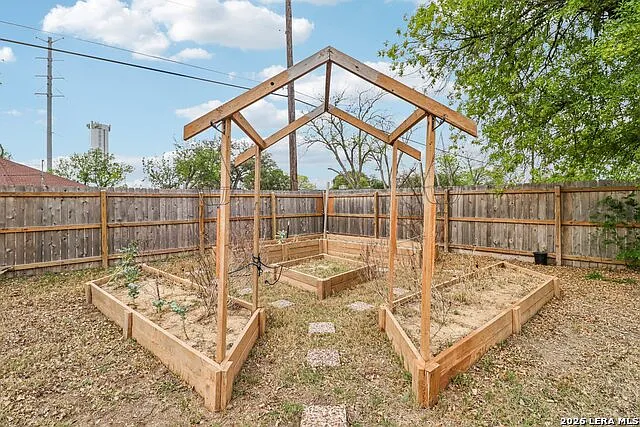 302 Weathercock Ln — Photo 36