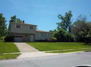 801 Grovewood Dr, Beech Grove, IN 46107