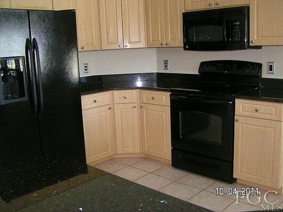 5th image of 2719 SW 39th Ter