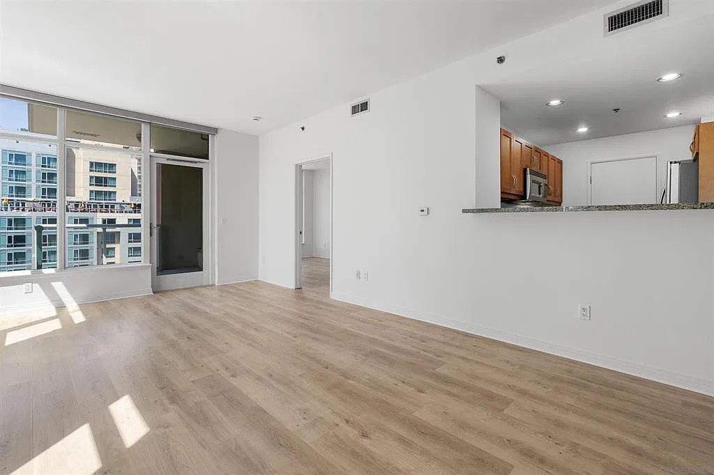 2 bed, 963 sqft, $3,500 — Photo 3