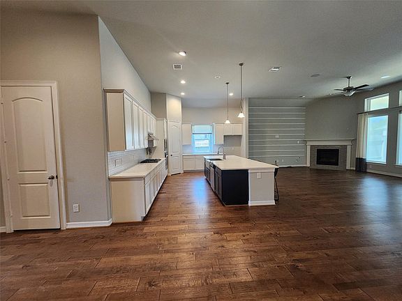 4th image of 2218 Jitterbug Ln