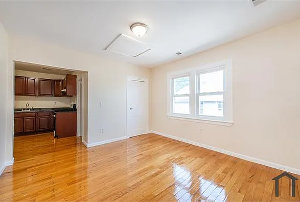 23 Monticello Ave #3 — Photo 3