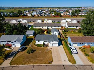 36 Santee Rd, Lincoln, ND 58504